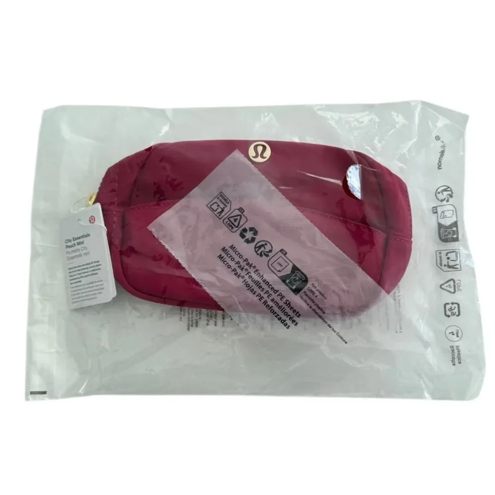 Lululemon City Essentials Pouch Mini 2L Berry Rumble